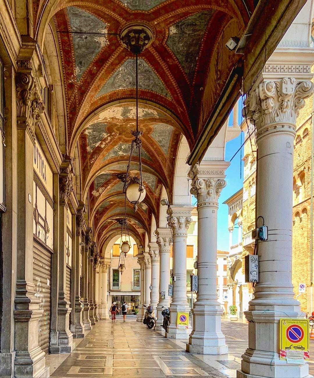 Via-Sotto-il-Salone