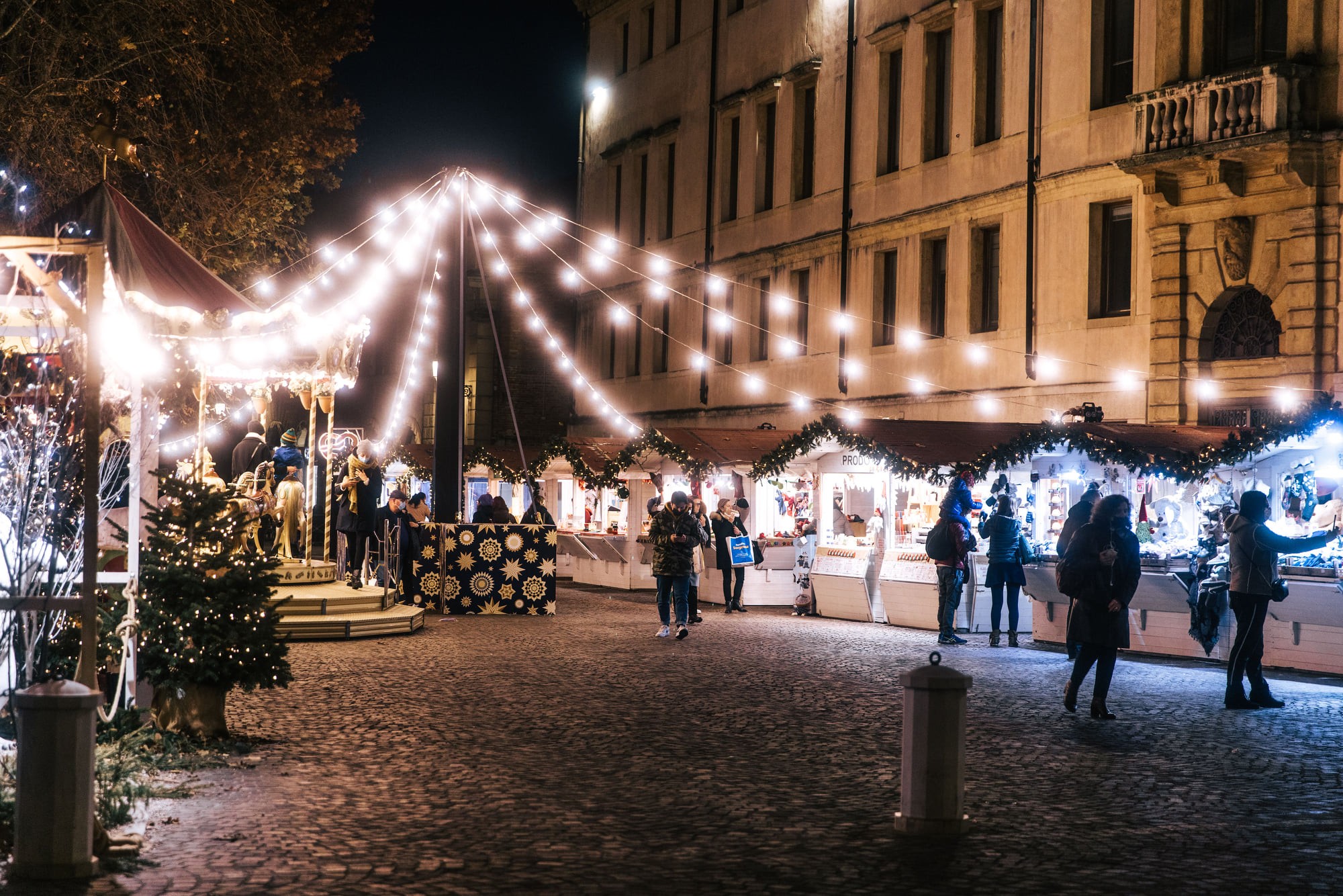 padova-piazza-eremitani-mercatini-di-natale